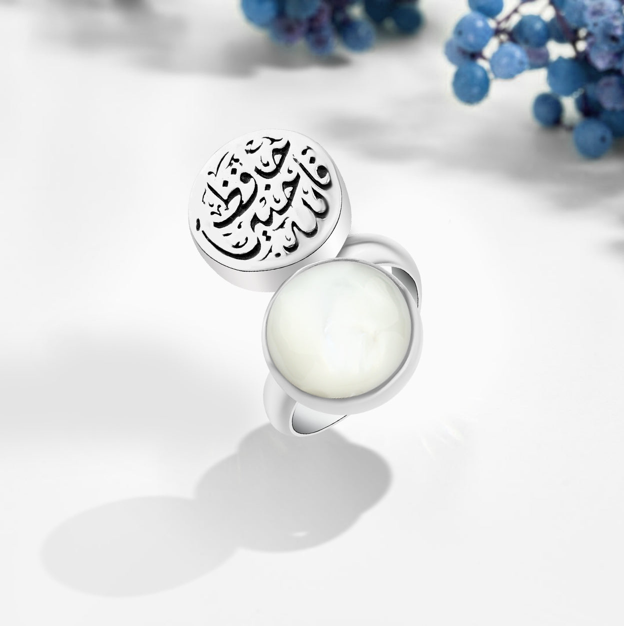 خاتم فضه بتصميم عربي (فالله خير حافظًا)