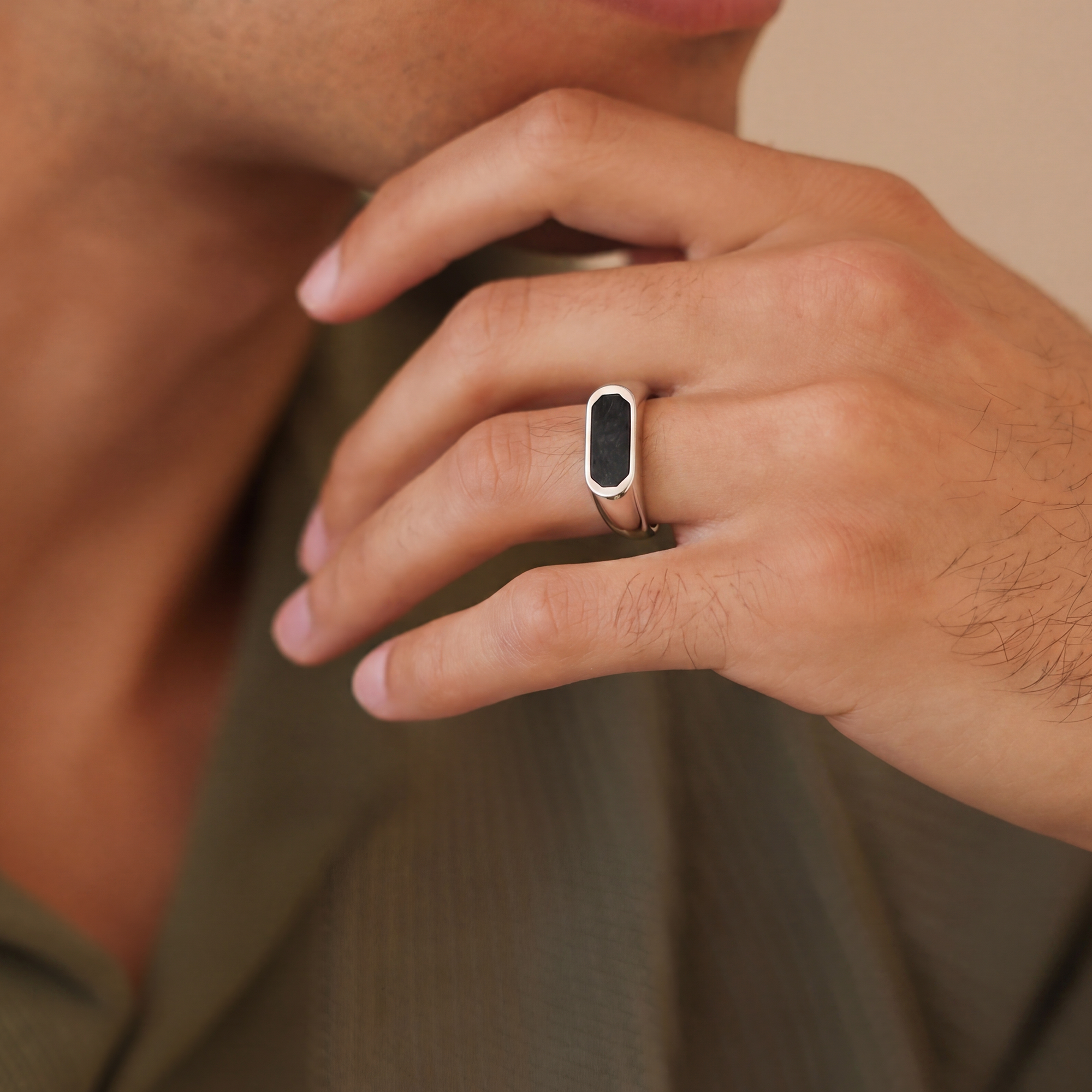 Men’s ring with a simple design, featuring a natural onyx stone, made of 925 silver.