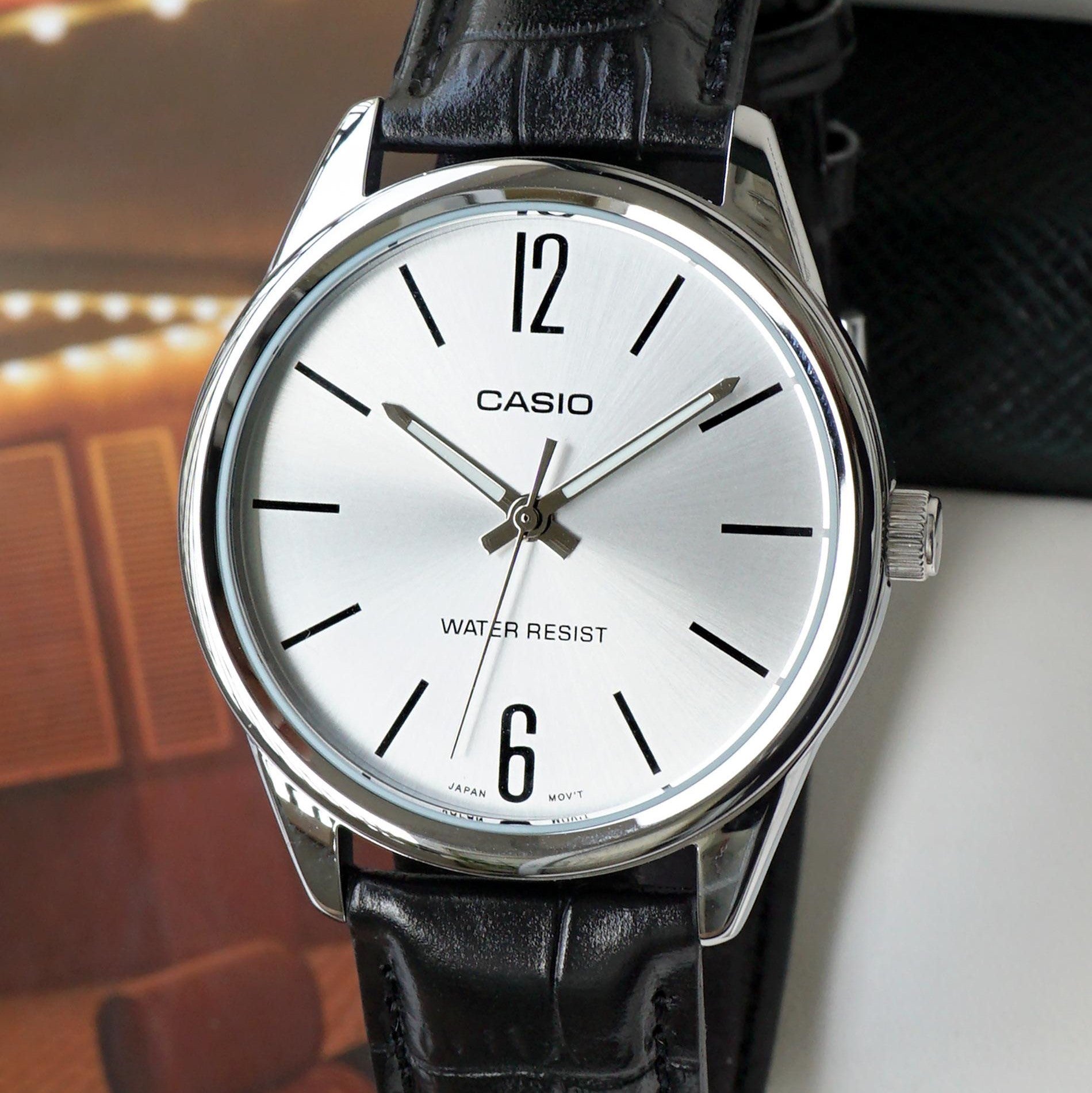 Casio Men's Analog Leather Watch