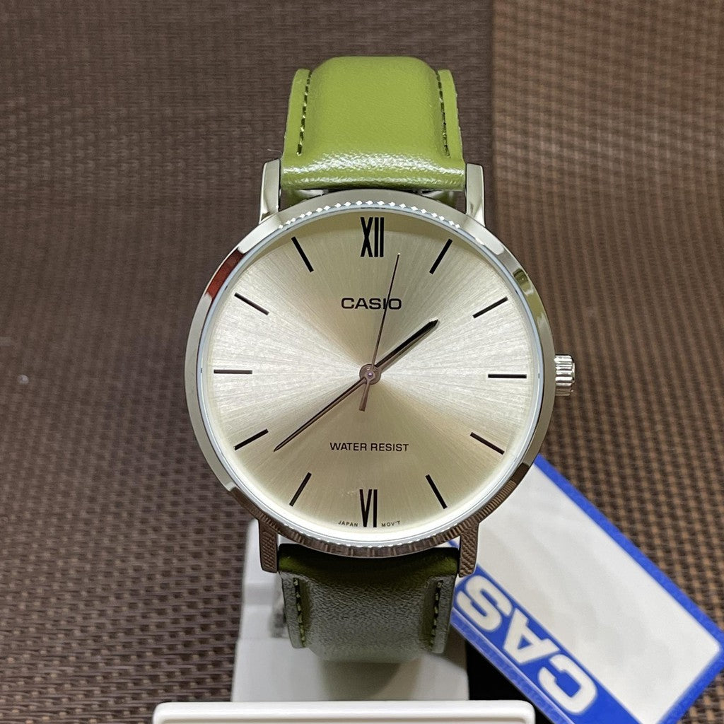 Casio Men's Analog Leather Watch