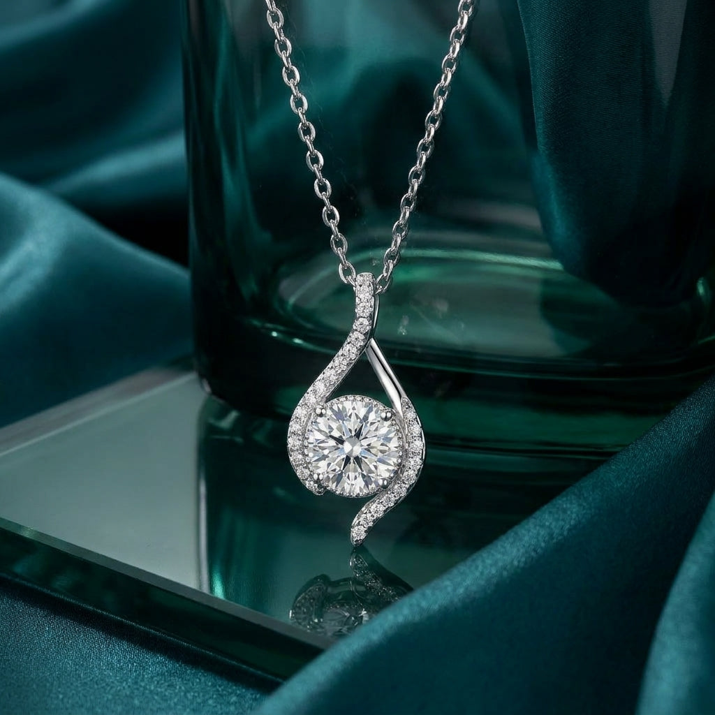 925 Silver Necklace with a Round Stone and Twisted Zircon Details