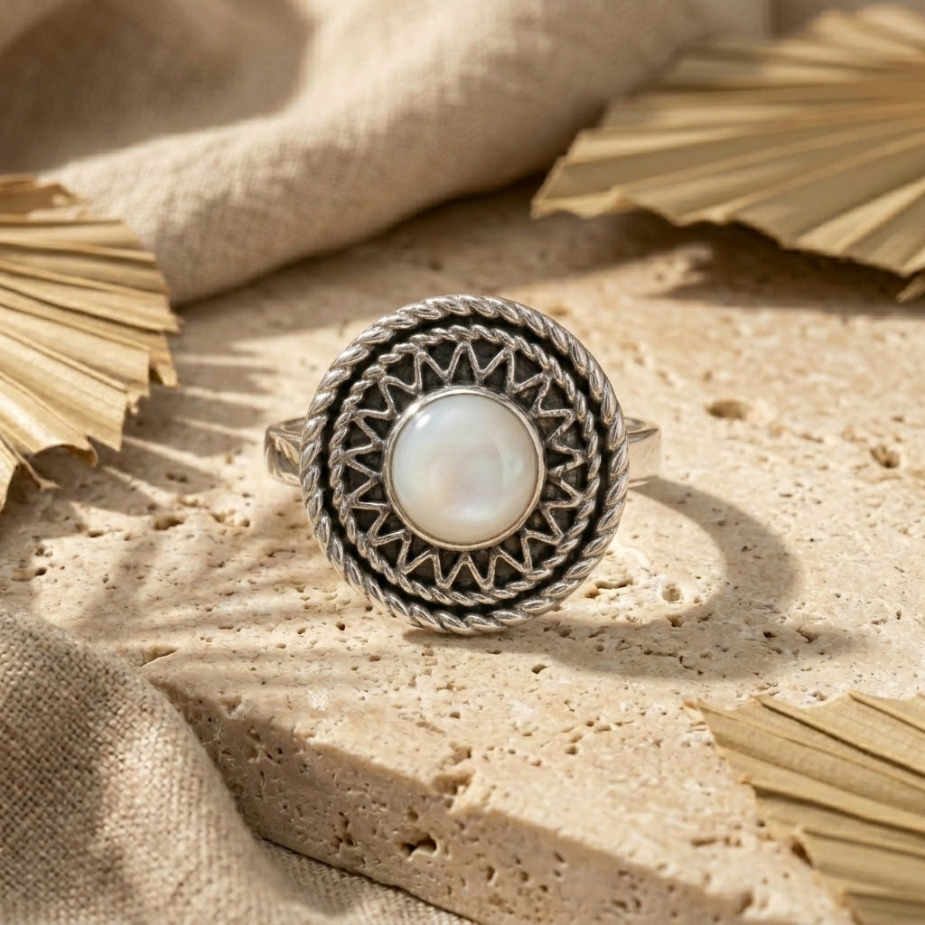 925 Silver Ring with a Heritage Design and White Mother-of-Pearl Stone