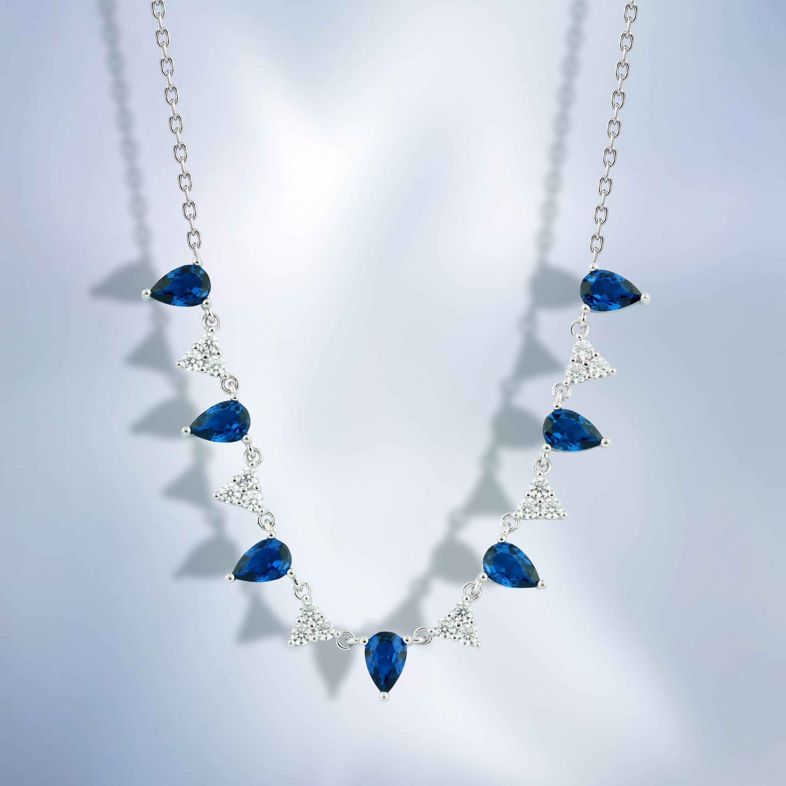 عقد فضة عيار 925 بفص أزرق ملكي