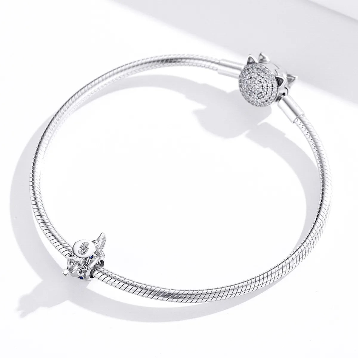 دلاية إبريق شاي فضة 925 مزينة بأحجار زرقاء