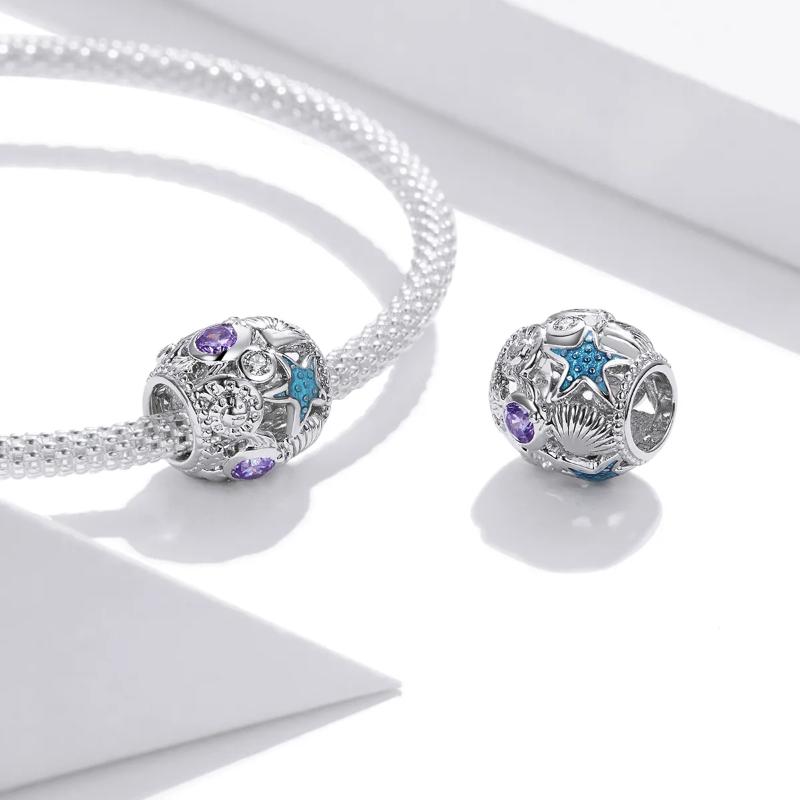 SCC1805 - Sterling Silver 925 Bracelet Charm - Starfish and Seashells