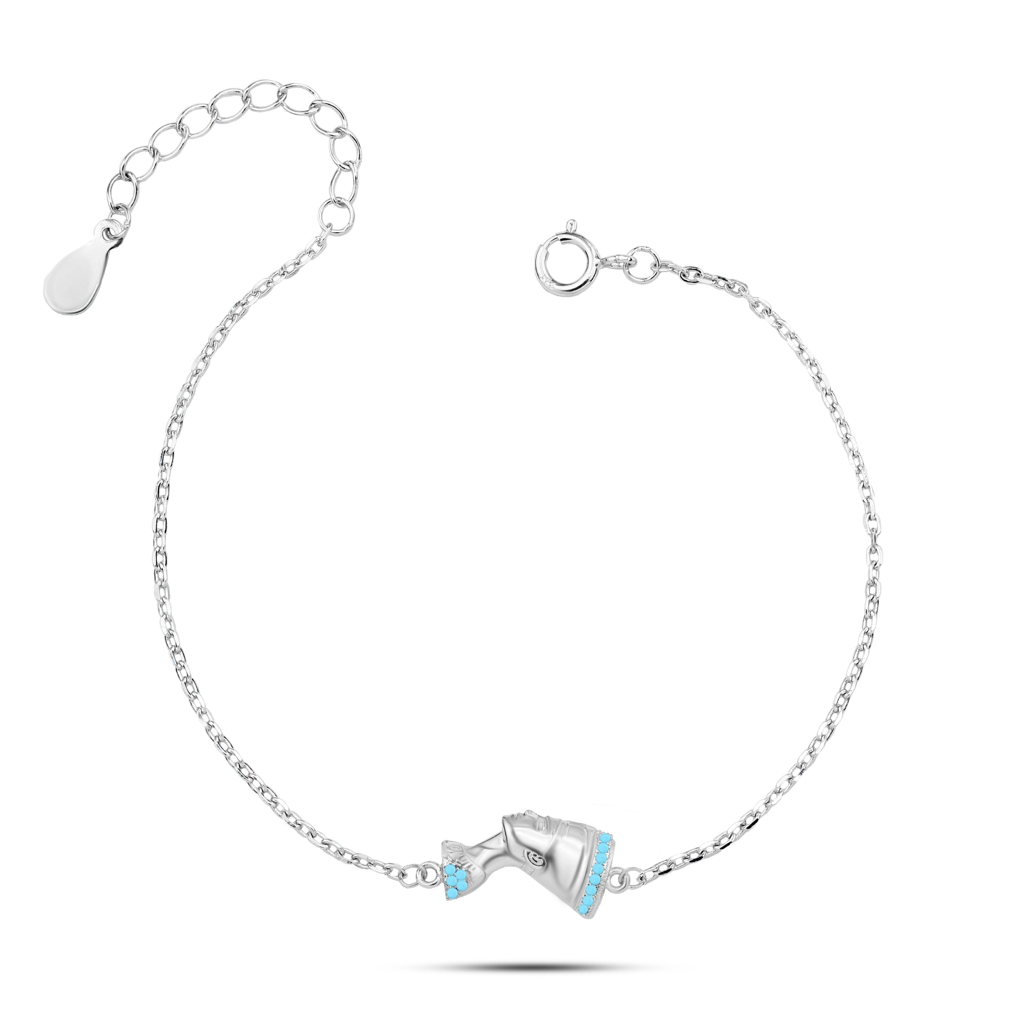 925 sterling silver bracelet with an elegant design inspired by the bust of Queen Nefertiti