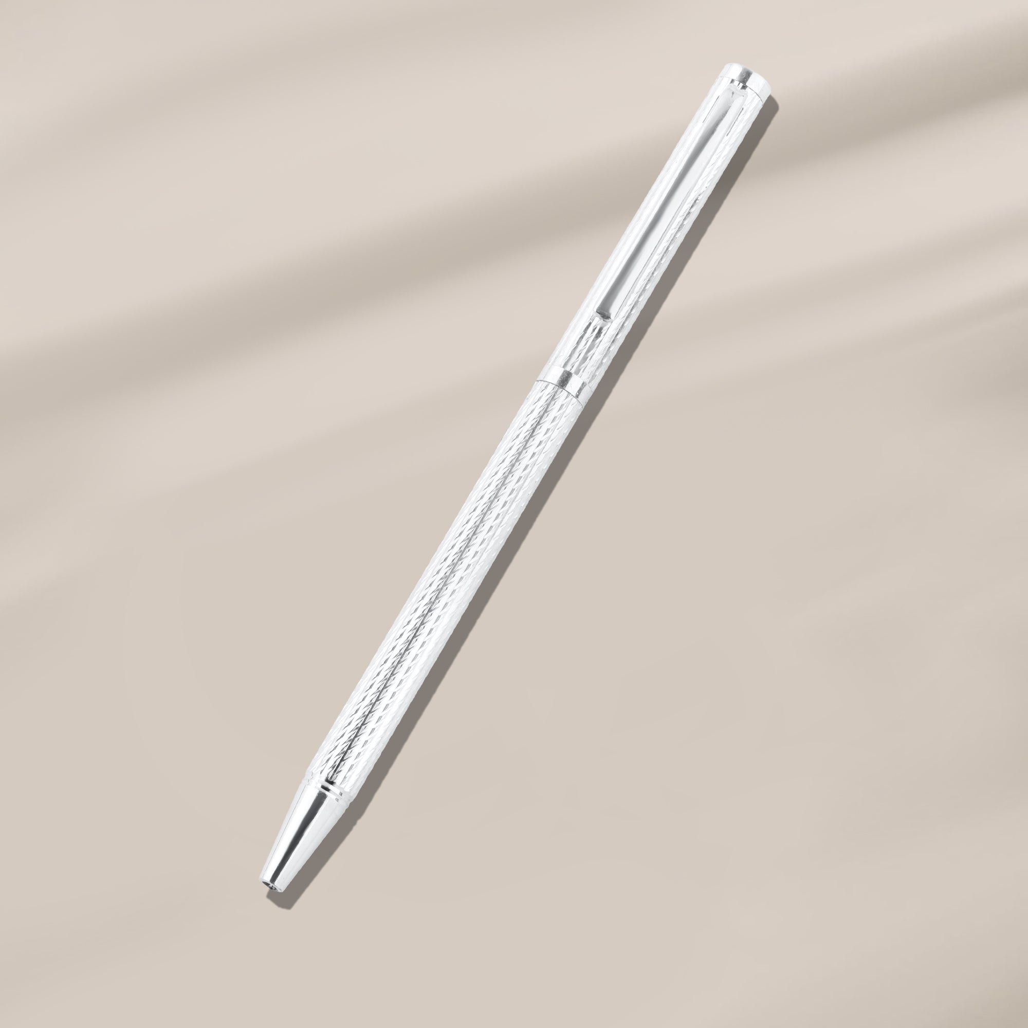 قلم فضة أنيق بملمس محفور ونقوش بارزة فضة 925 - RPEN03