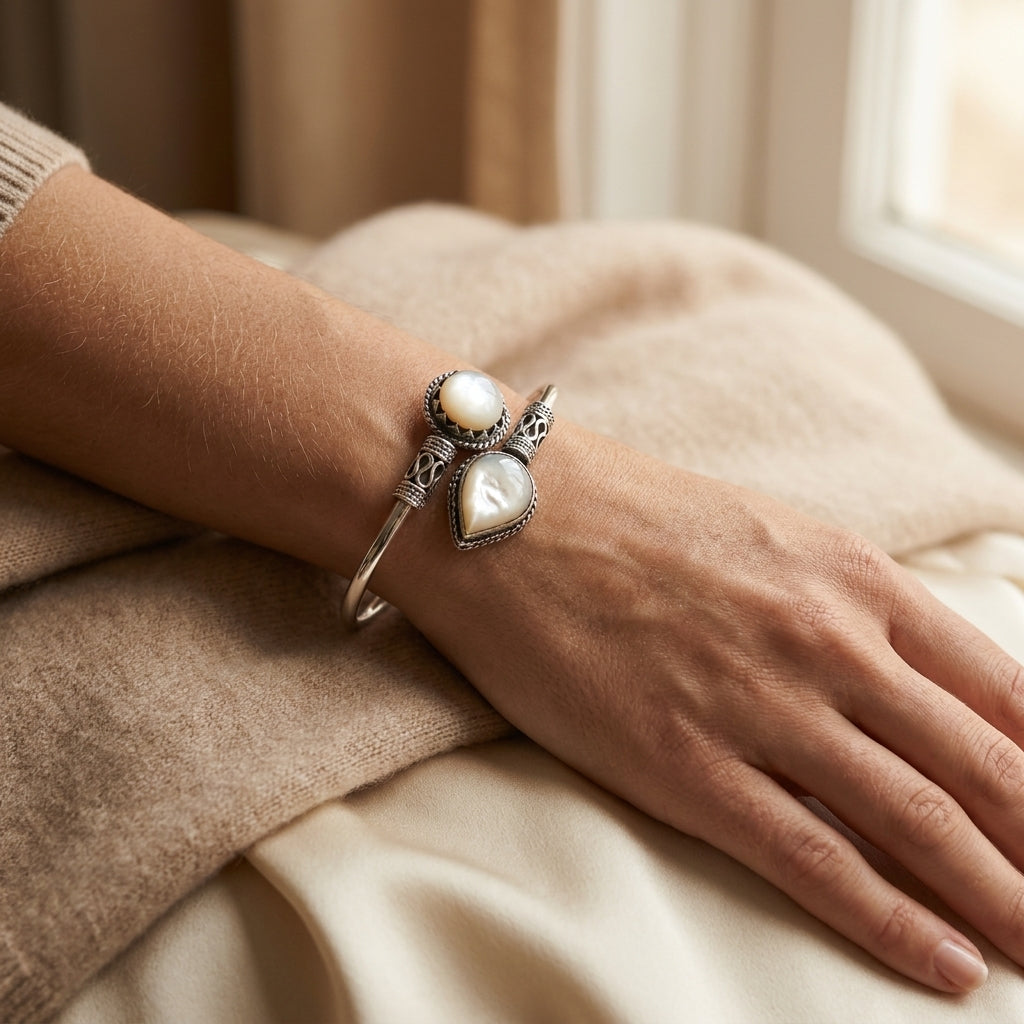 925 Silver Open Bangle With Mother Of Pearl Stone