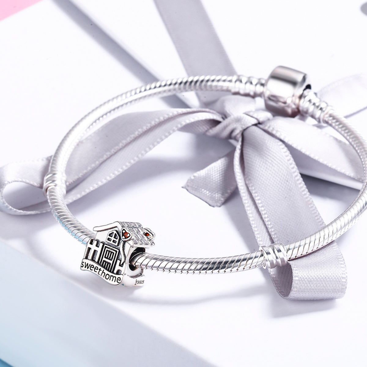 SCC416 - 925 Sterling Silver Charm with a Beautiful House Design
