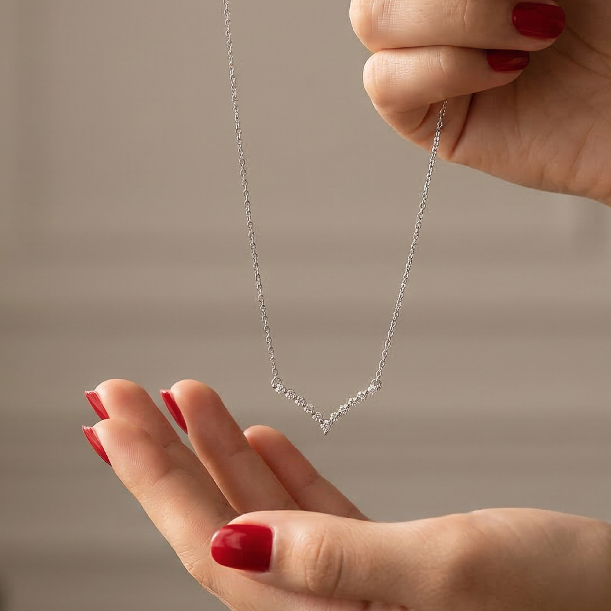 Elegant Graduated Round Stone Necklace – 925 Silver