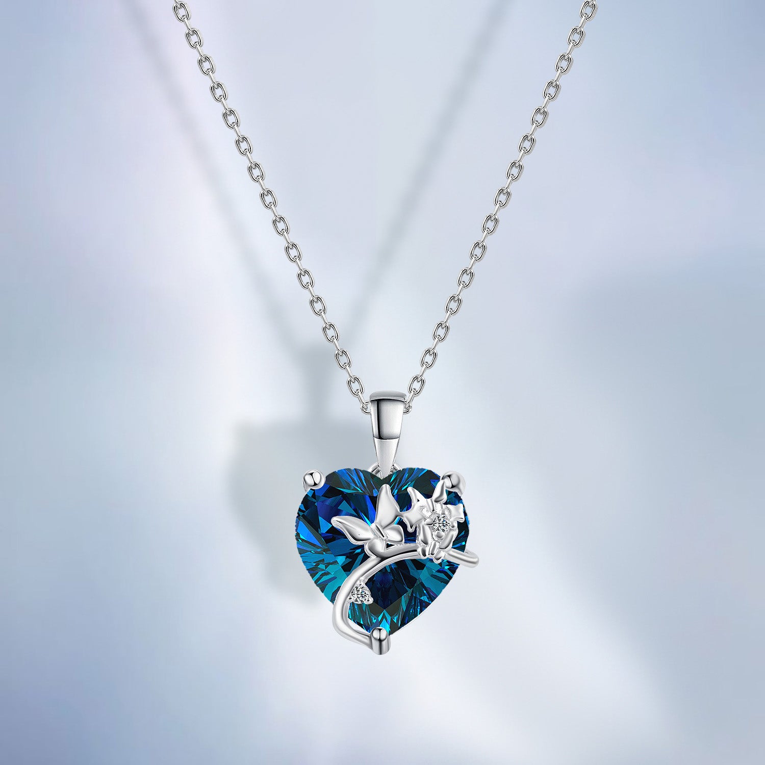 عقد فضة عيار 925 قلب أزرق بفراشة