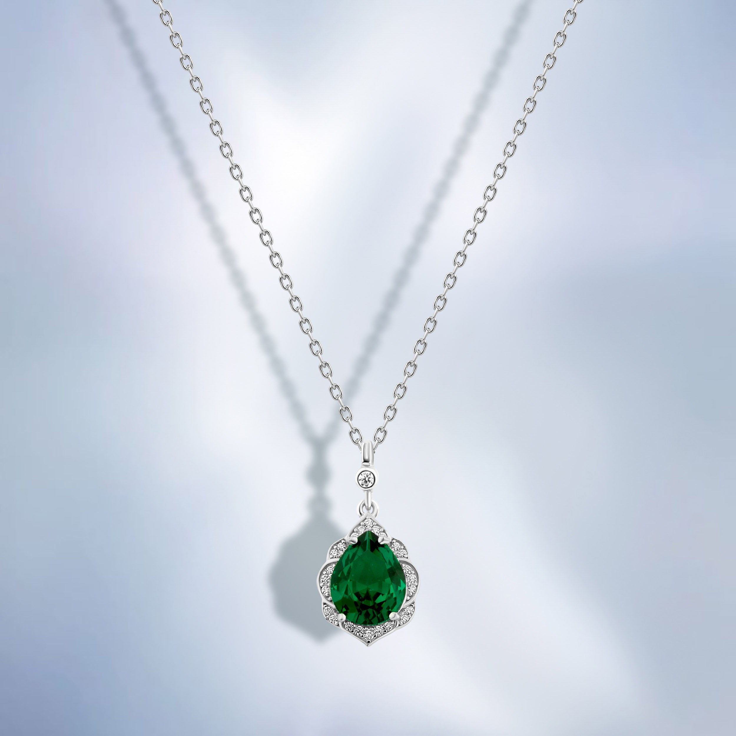 عقد فضة 925 دمعة خضراء بفصوص شفافة