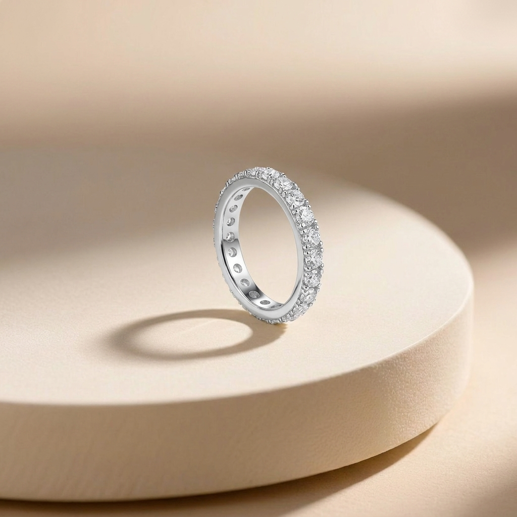 925 Silver Women’s Round Ring Fully Encrusted with Sparkling Stones in a Luxurious Flowing Design