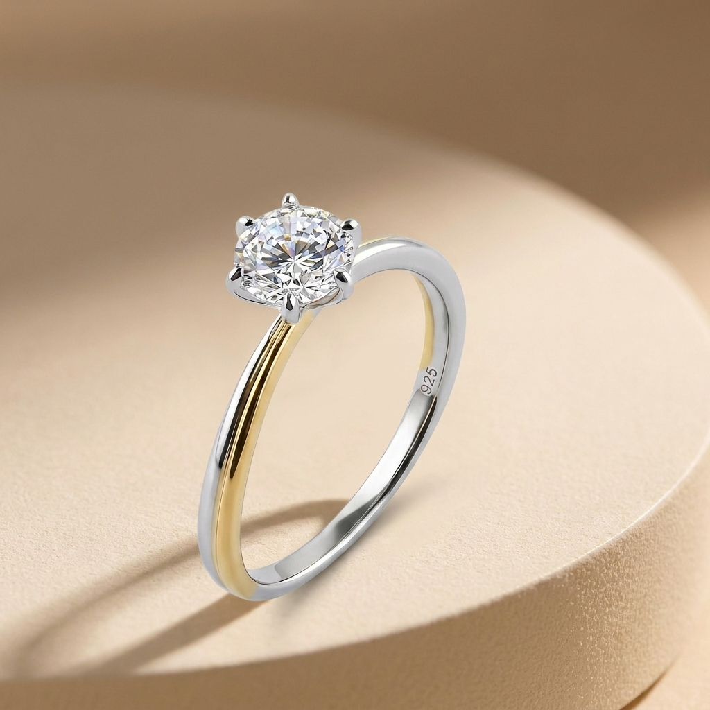 925 Silver Ring with a Sparkling Stone and Golden Touches