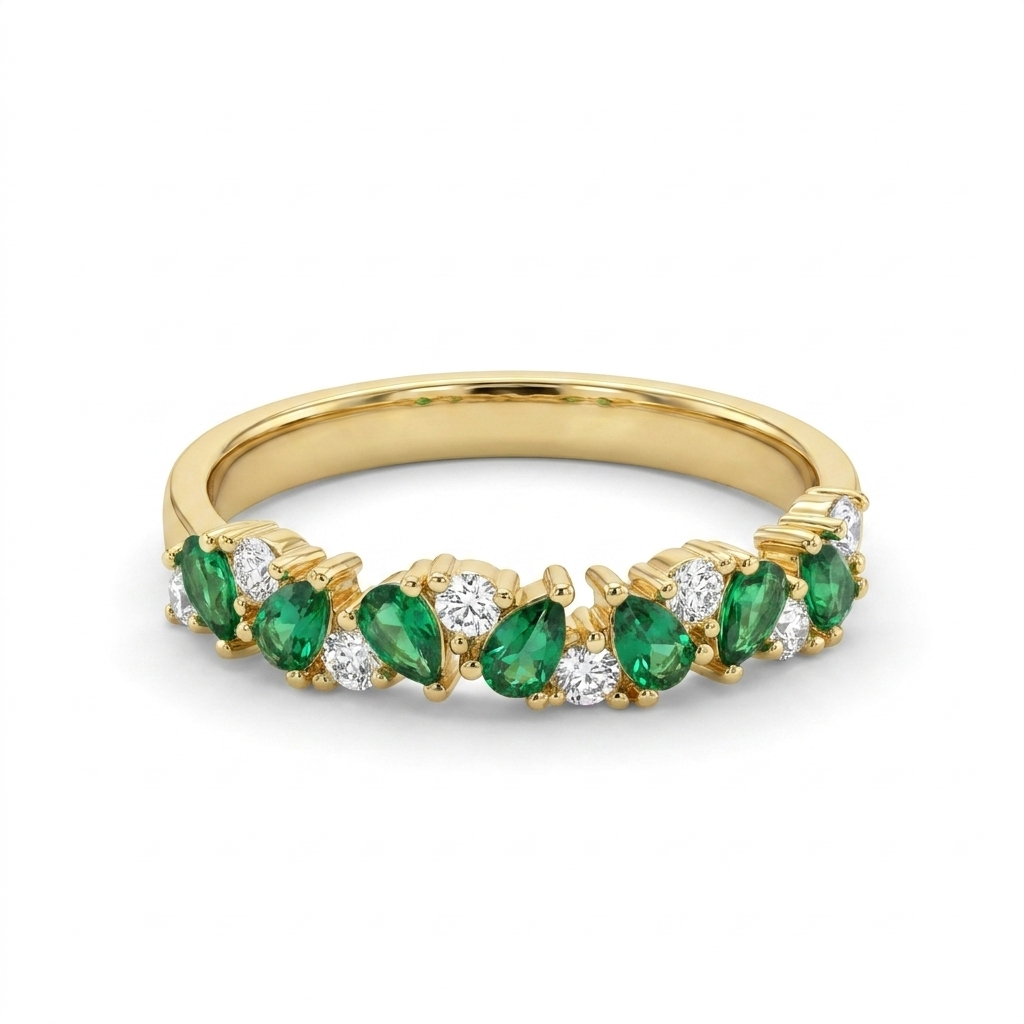 925 Silver Gold-Plated Ring Adorned with Sparkling Green Stones