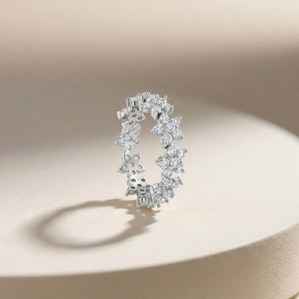 925 Silver Ring with Consecutive Flowers Adorned with Luxurious Stones