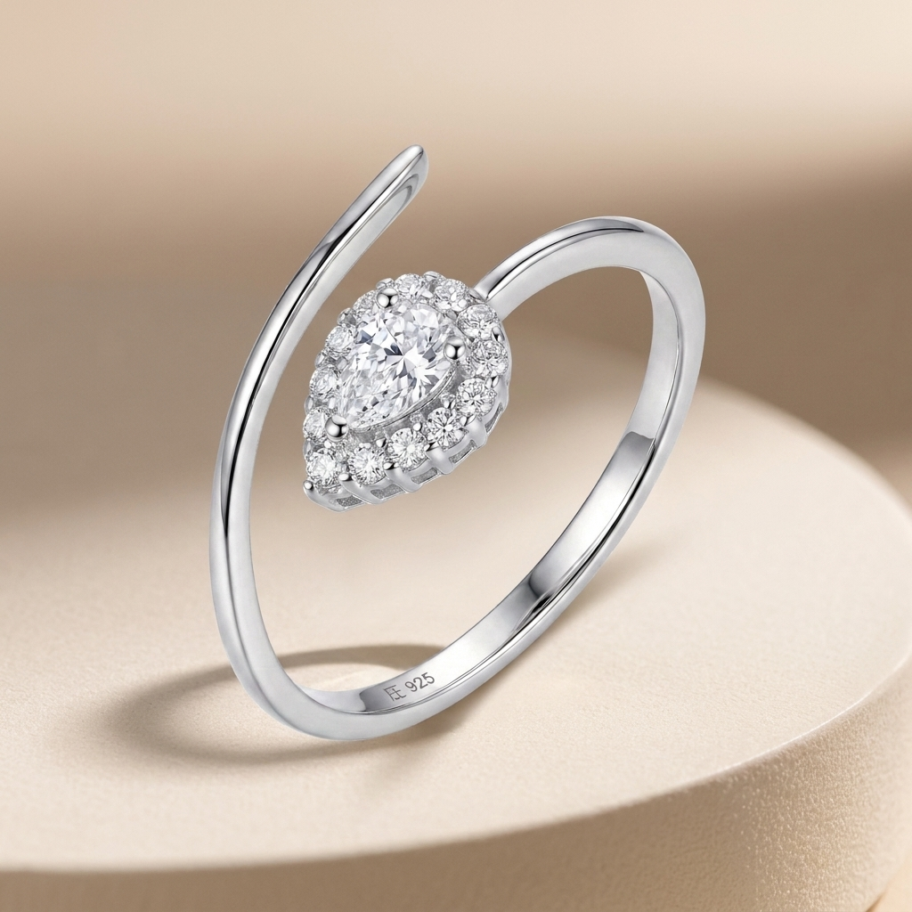 925 Silver Elegant Ring with Oval Stone Surrounded by Sparkling Stones