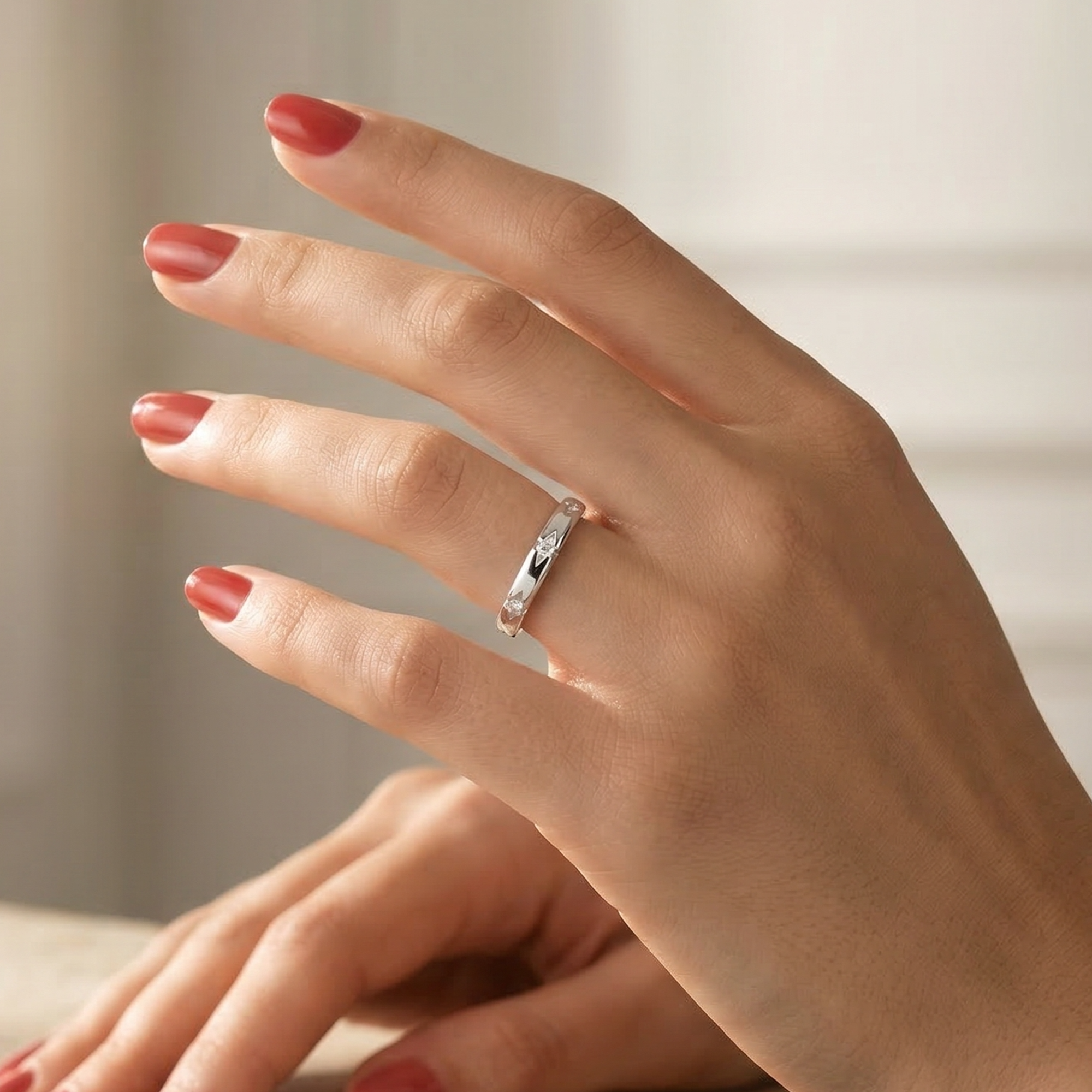 خاتم فضة عيار 925 بتصميم ناعم مع زركون