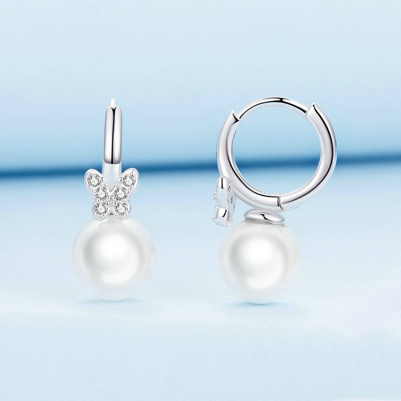 حلق فضة عيار 925 علي شكل فراشة ولولي