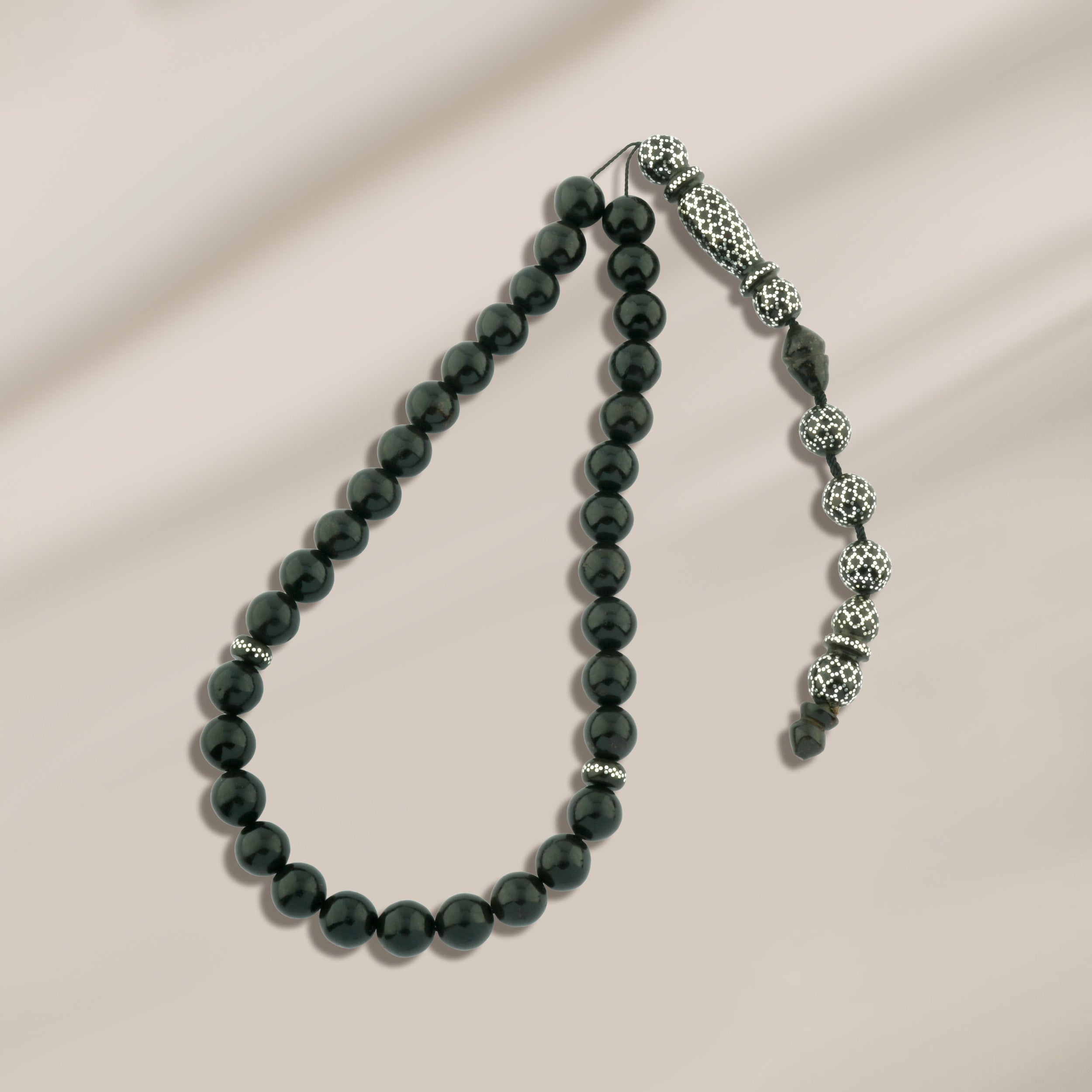 سبحة يسر البحر الأحمر الطبيعي مطعّمة فضة عيار 999