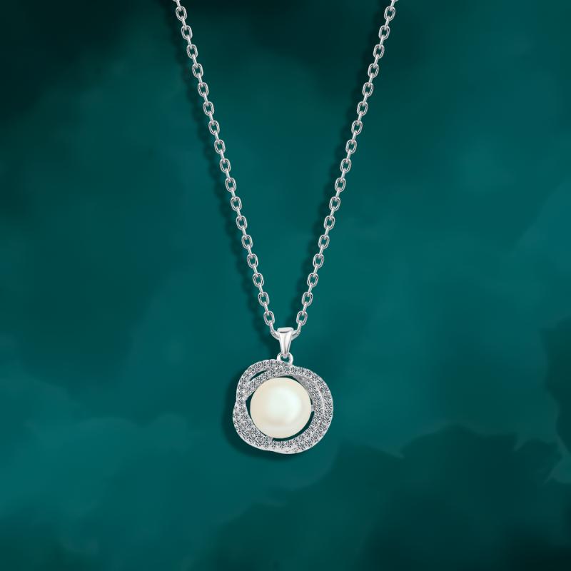 925 Sterling Silver Pearl Necklace Crowned with Shiny Zircon