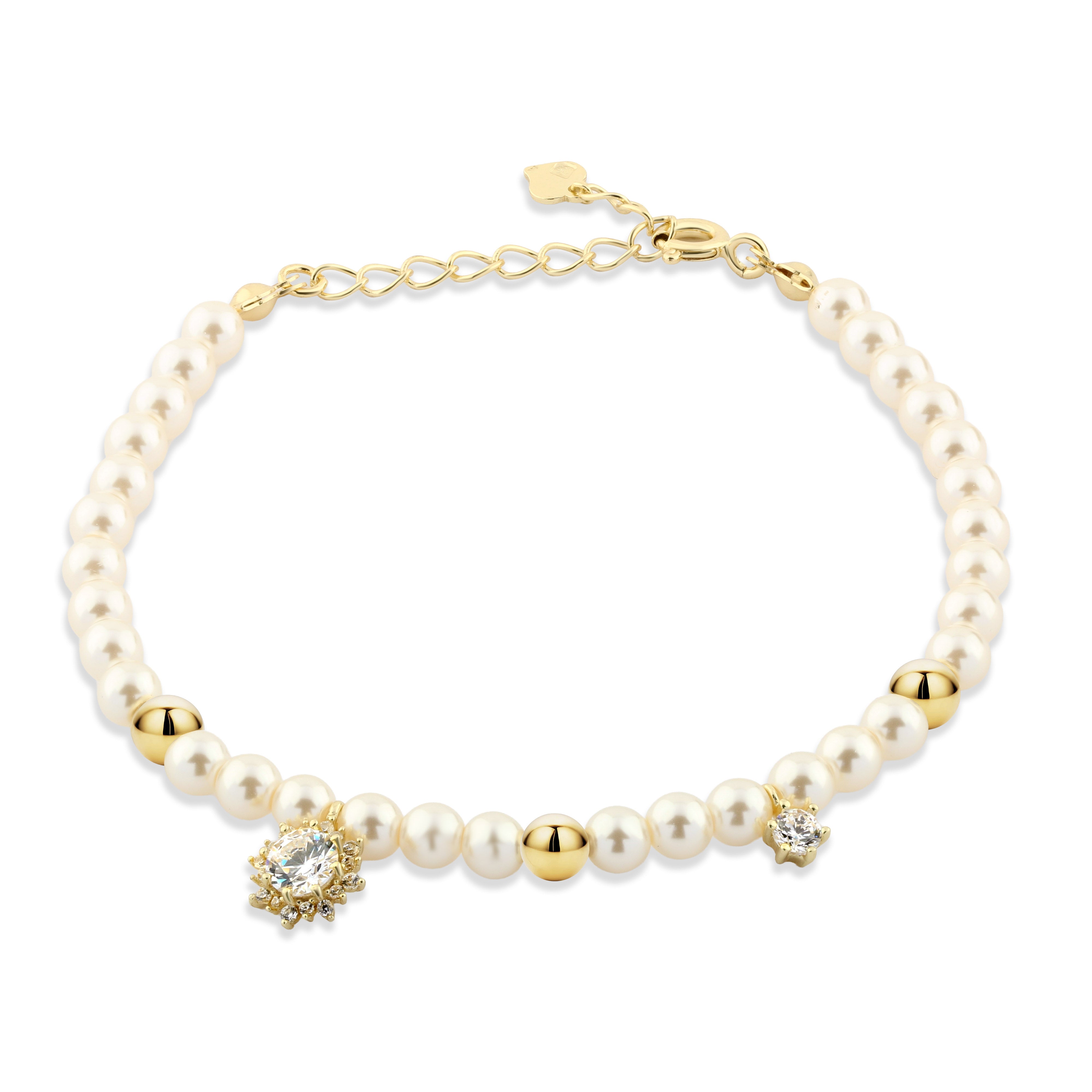 Delicate Pearl Bracelet with a Gold-Plated Sparkling Stone, Silver.