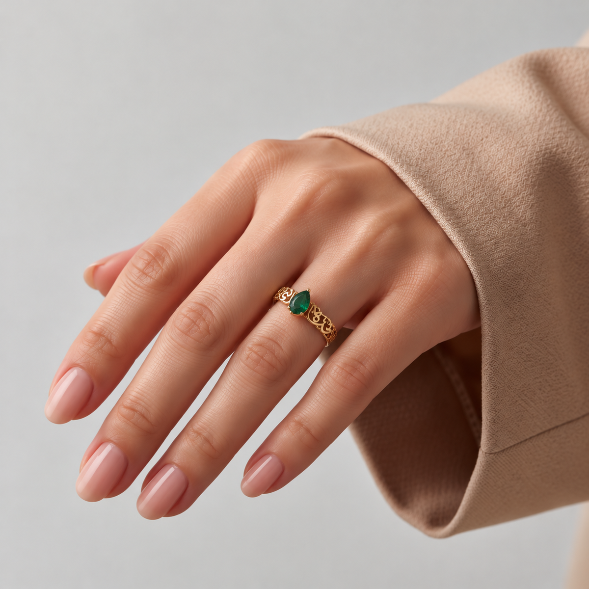 “Anti Al Hayat Allati Tastahiq Al Baqa” Green stone Ring
