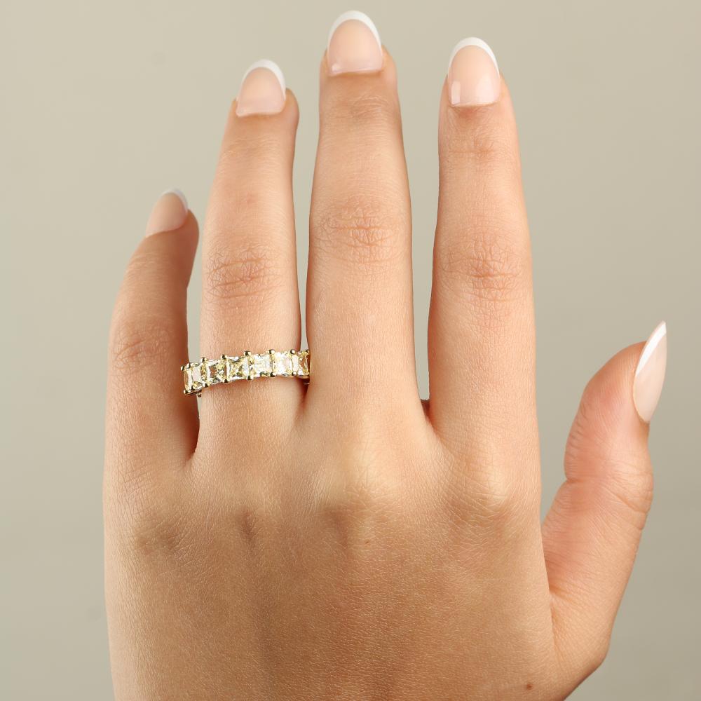 خاتم فضة عيار 925 مرصع بزركون أصفر بقطع مربعة وتصميم لامع دائري