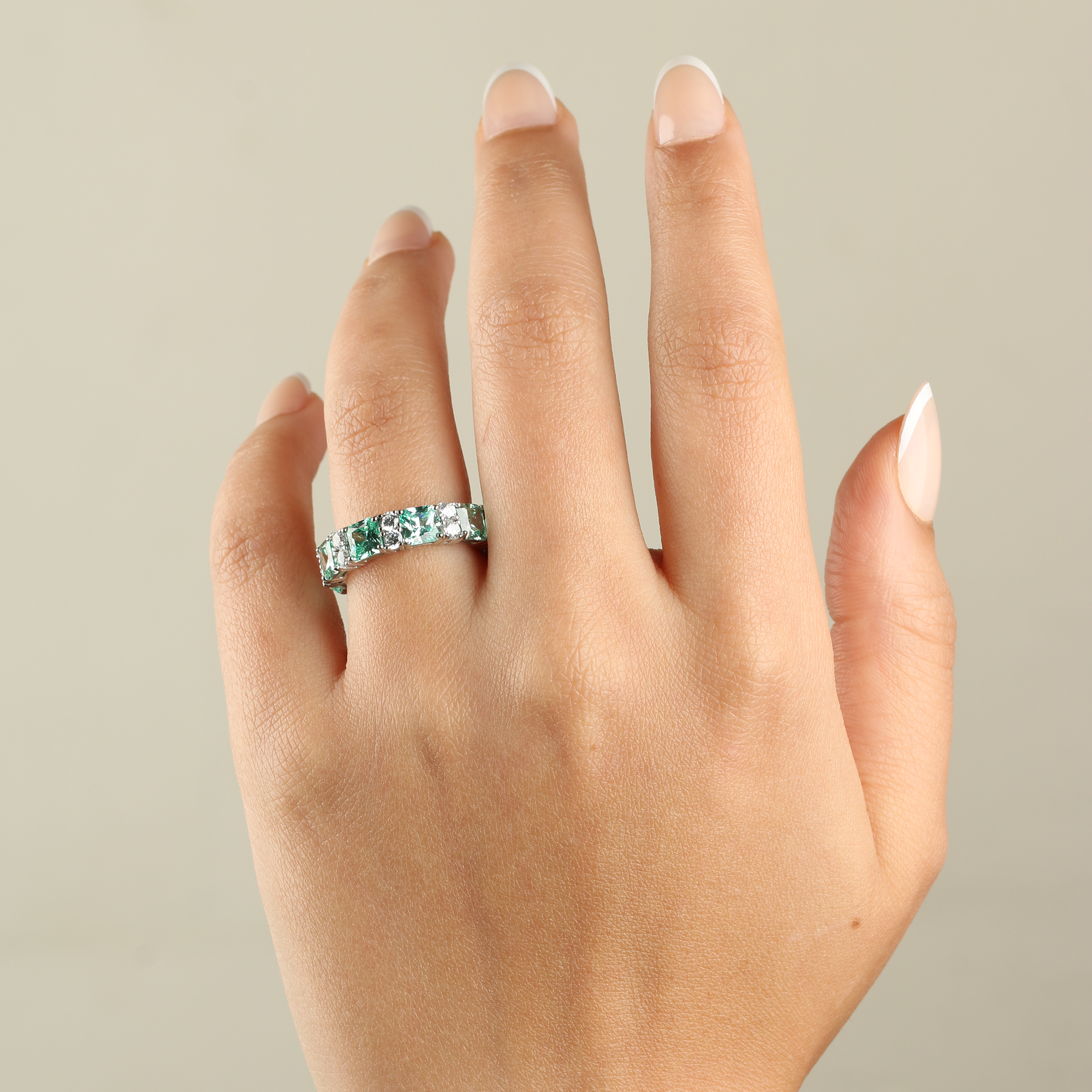 925 Silver Ring with Green Princess-Cut and White Round Zircon Stones in a Luxury Eternity Style

