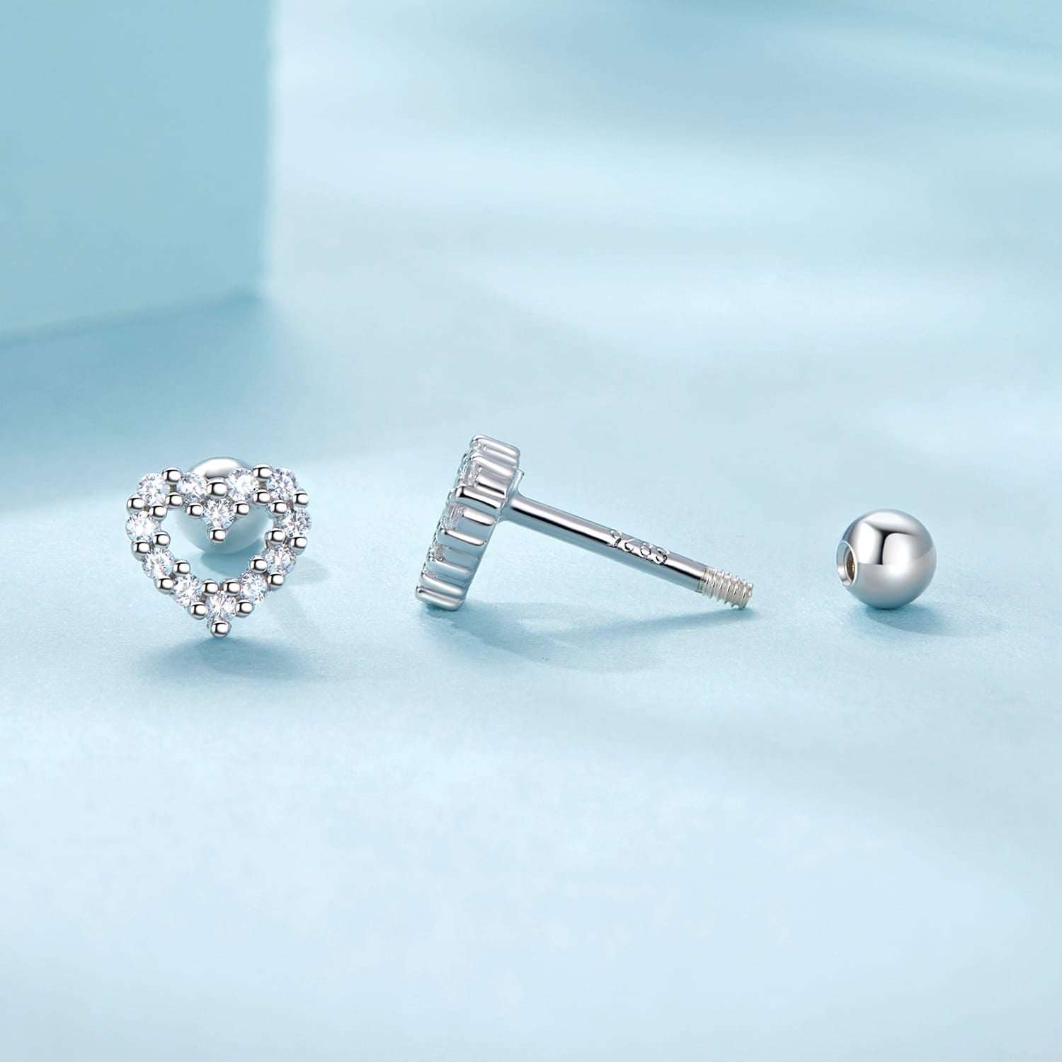 حلق فضة عيار 925 بتصميم قلب مرصع بزركون