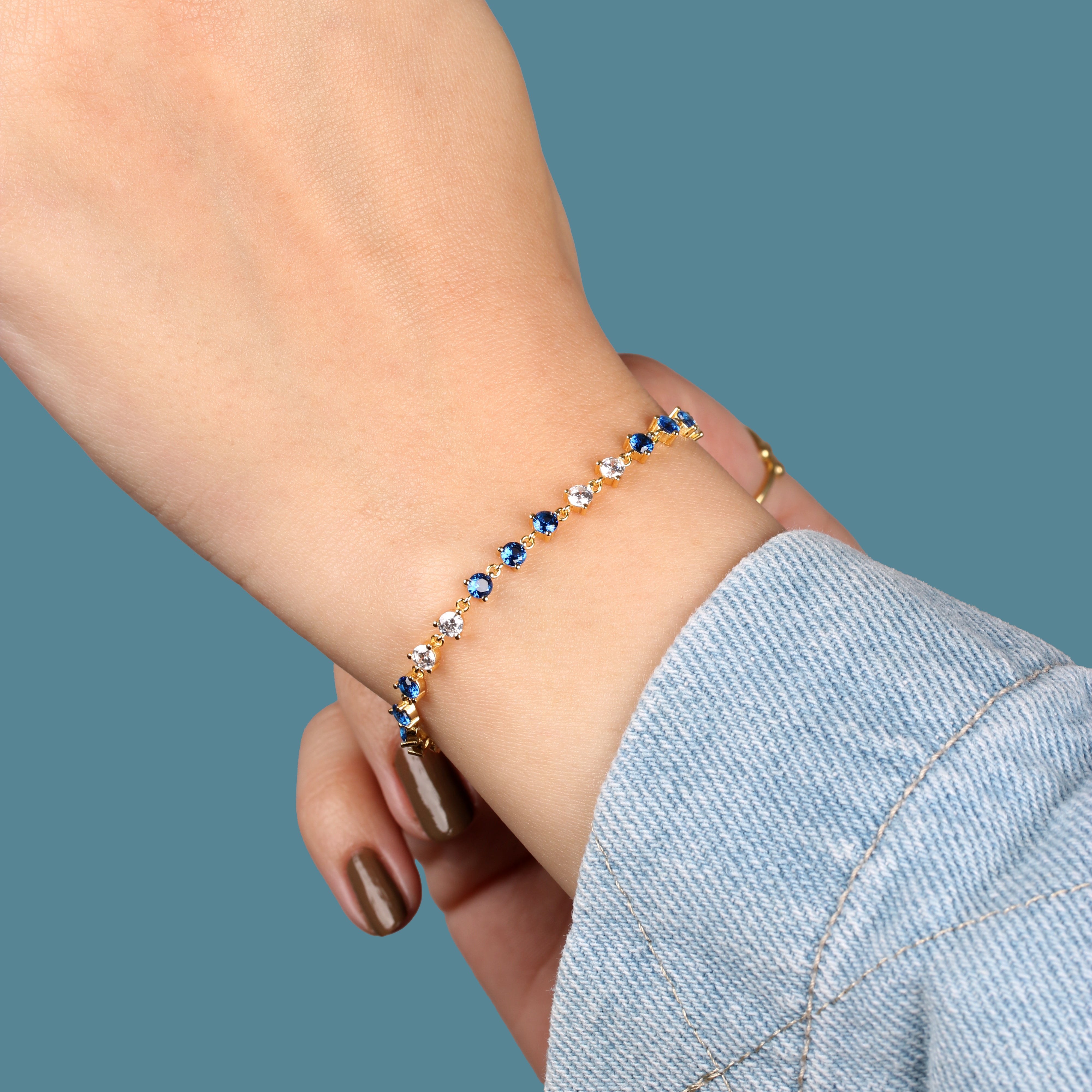 Gold-Plated 925 Silver Bracelet with Blue Gradients