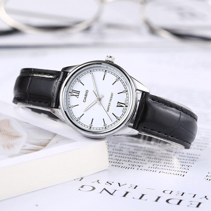 LTP-V005L-7B2UDF - Casio Women's Analog Watch with Leather Strap