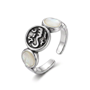 خاتم فضة حريمي عيار 925 بحجر الصدف (ستر)