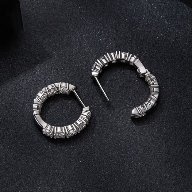 حلق فضة عيار 925 دائري مرصّع بفصوص لامعة