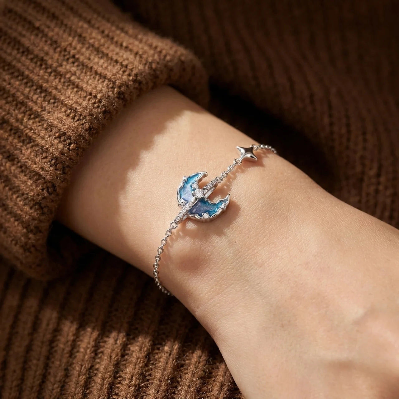Delicate 925 Silver Bracelet with Blue Heart Stone