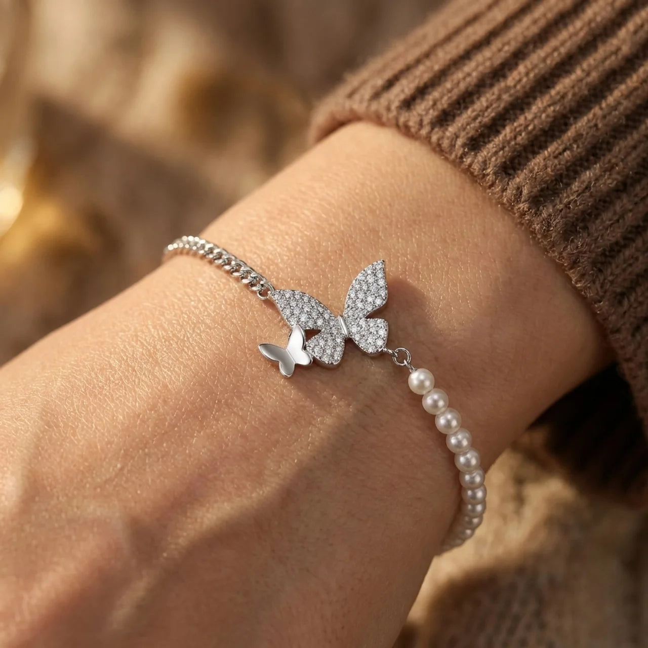 Delicate Butterfly Bracelet with Pearl Beads in 925 Silver