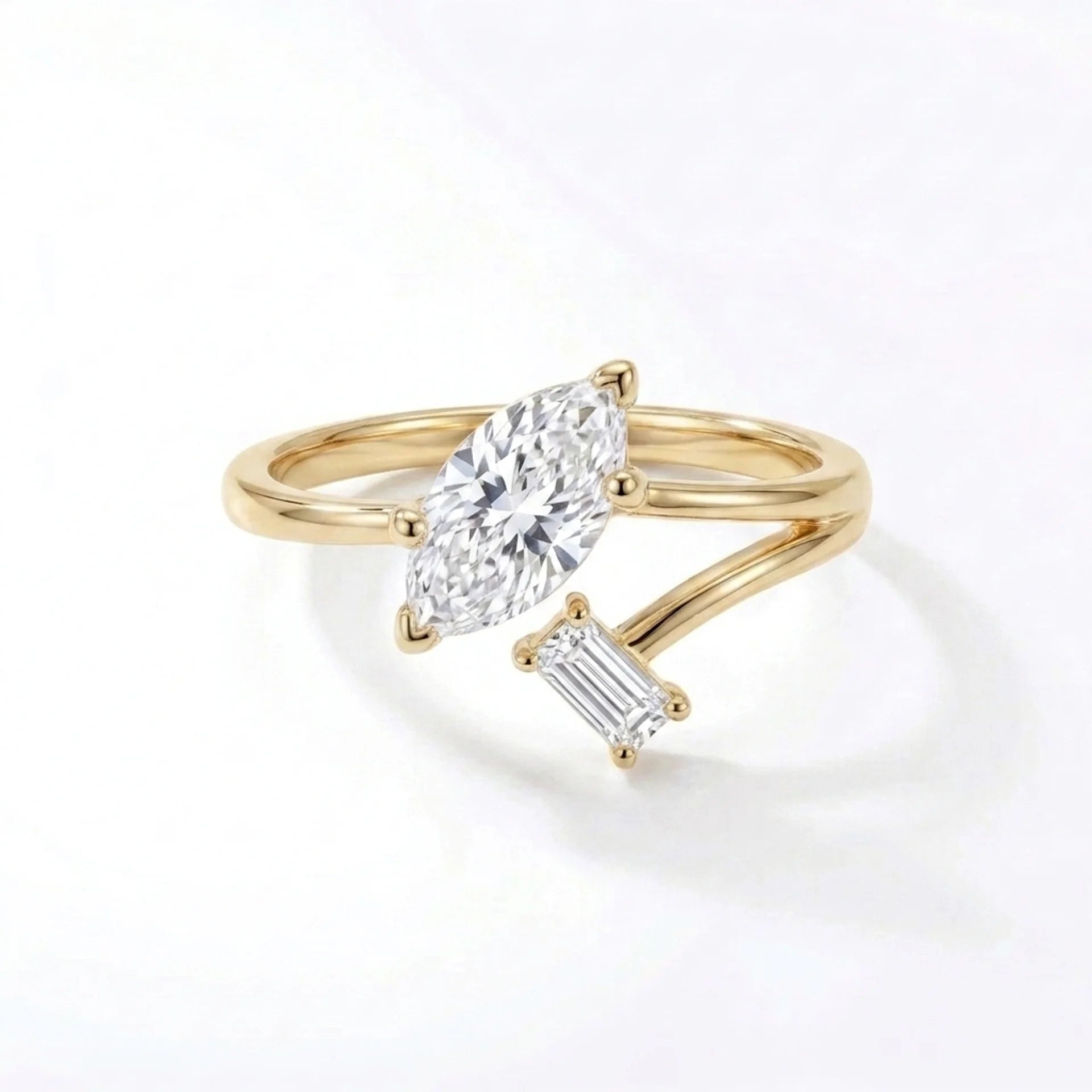 925 Silver Gold-Plated Ring with Luxurious Details