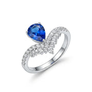 925 Silver Ring with a Luxurious Blue Stone