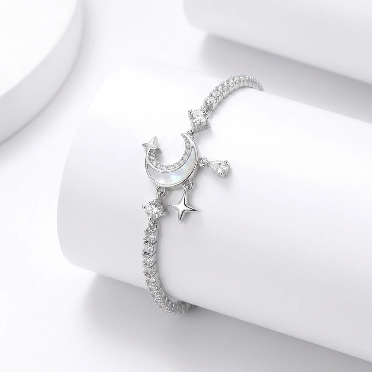 925 Silver Bracelet with Sophisticated Celestial Details
