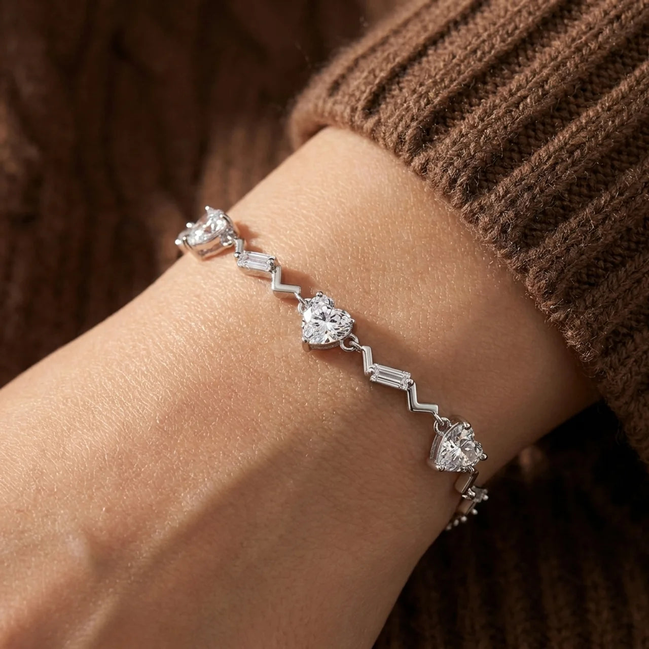 Soft Heart-Shaped Bracelet with Sparkling Stones – 925 Silver