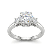 925 Silver Ring with a Sparkling Stone and Soft Royal Details