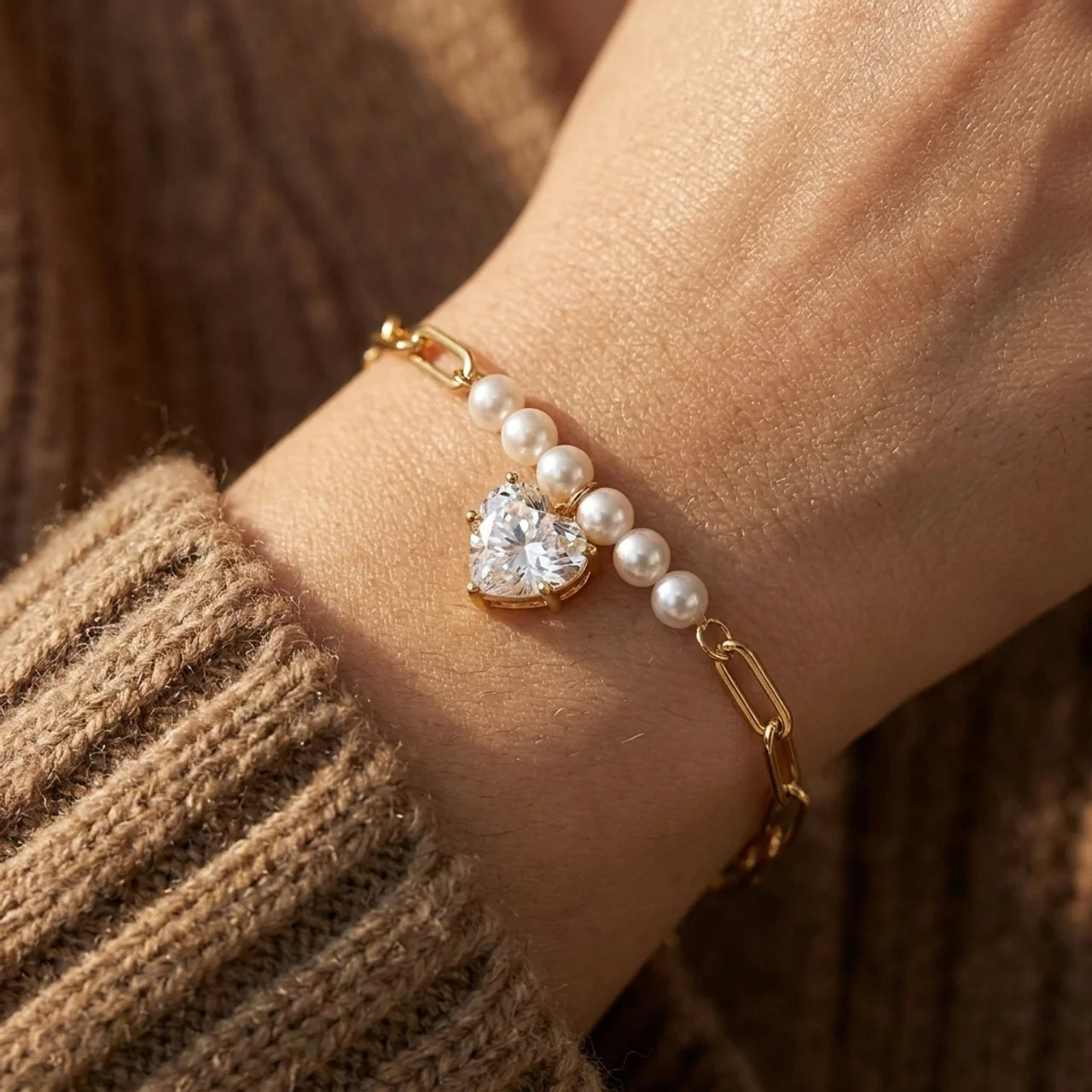 925  Silver Bracelet with Heart-Shaped Zircon and Pearl Accents