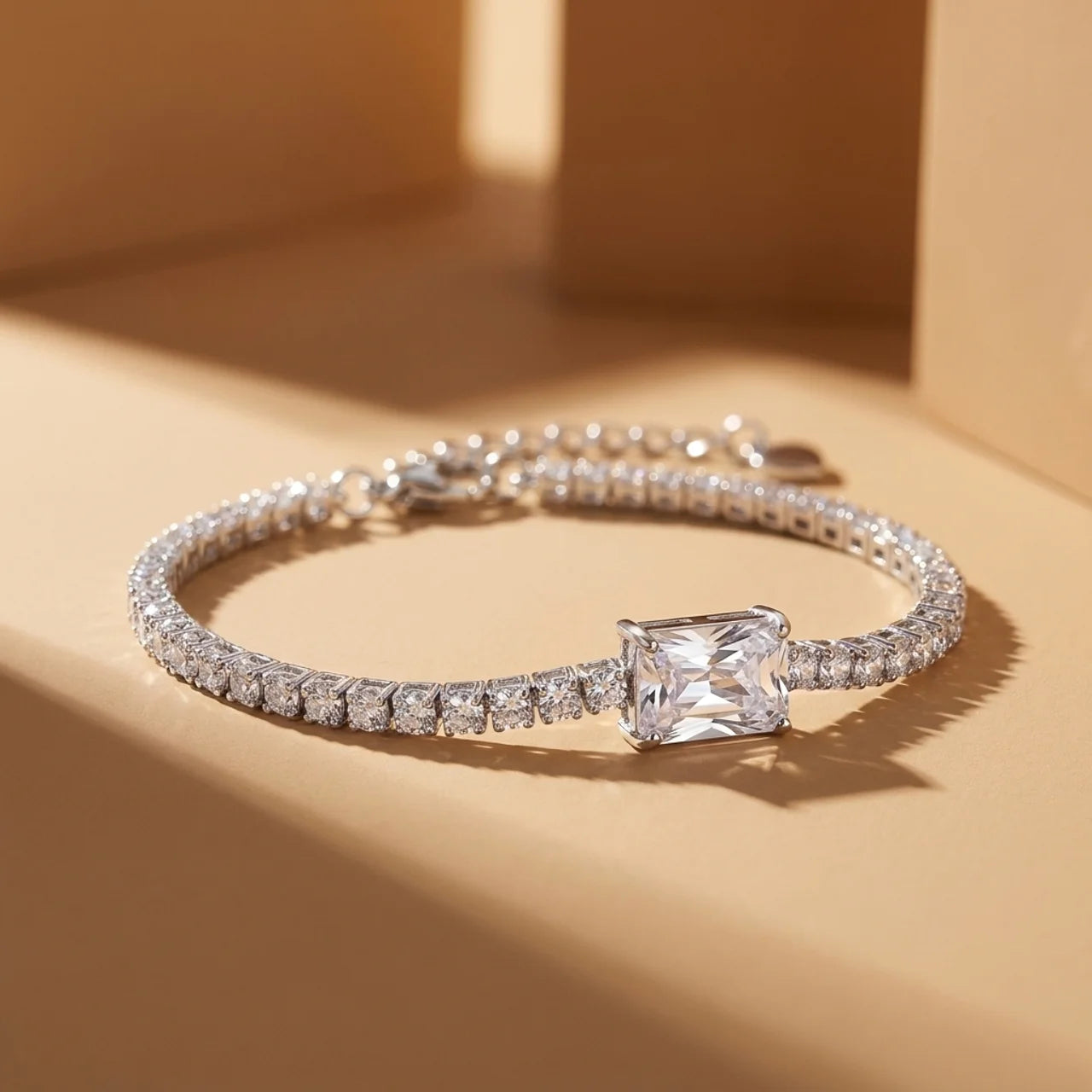 925 Silver Tennis Bracelet with a Shiny Square Stone