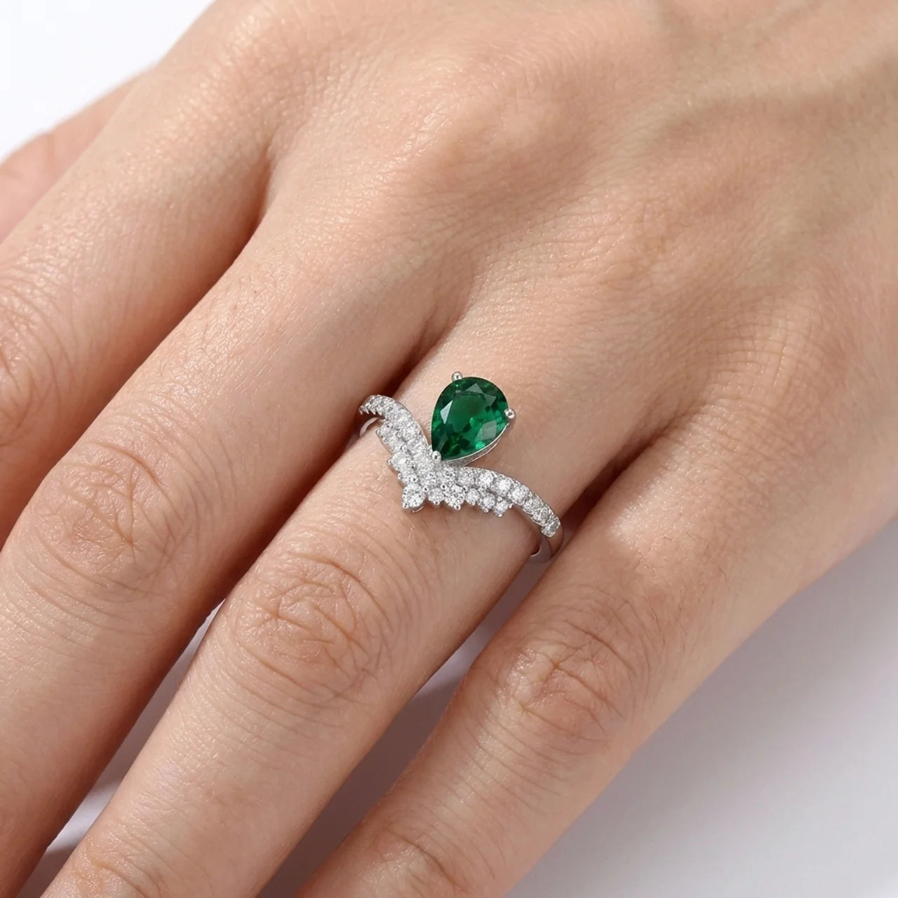 925 Silver Ring with a Blue Stone – Luxurious Design