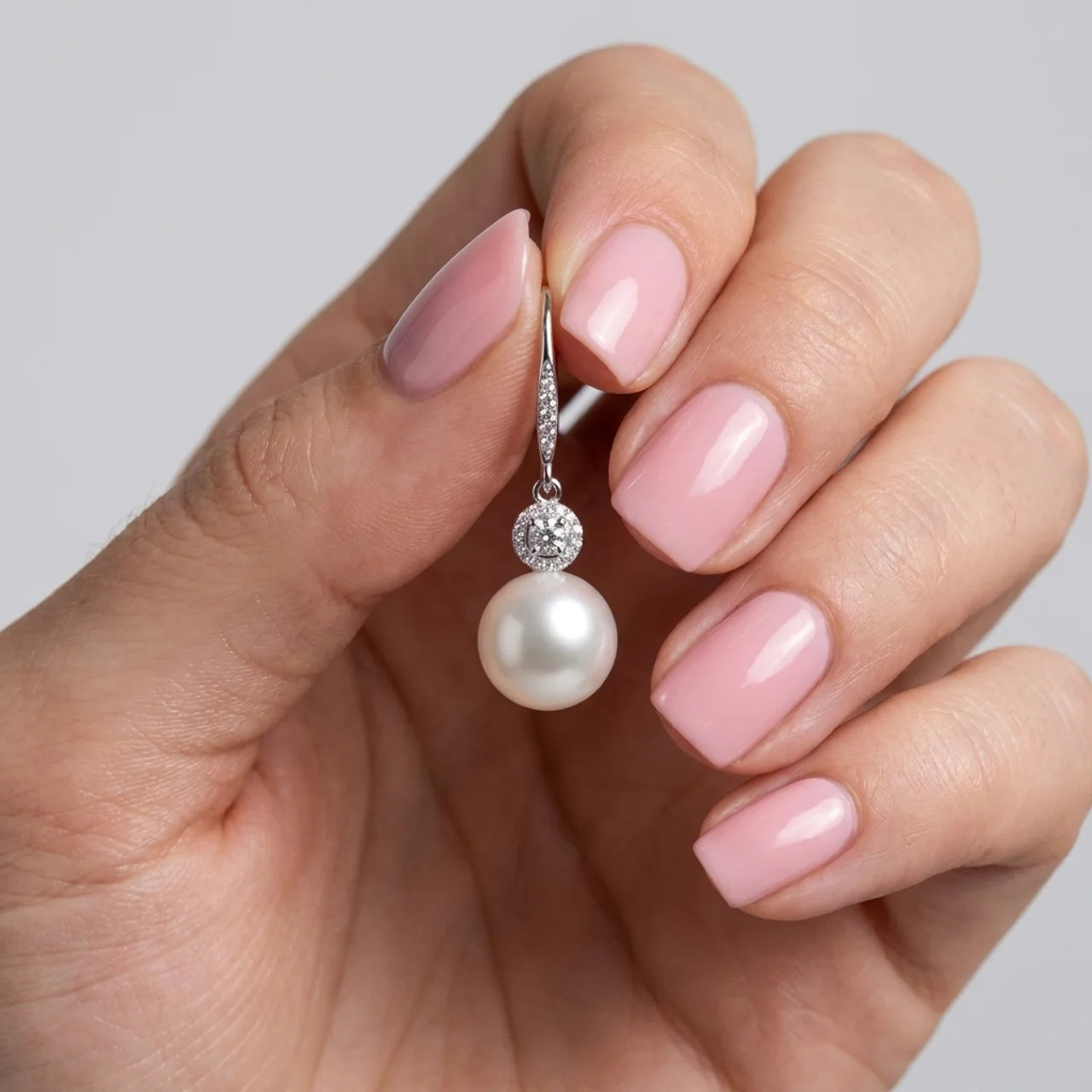 Long 925 Silver Earrings with Luminous Pearl Details