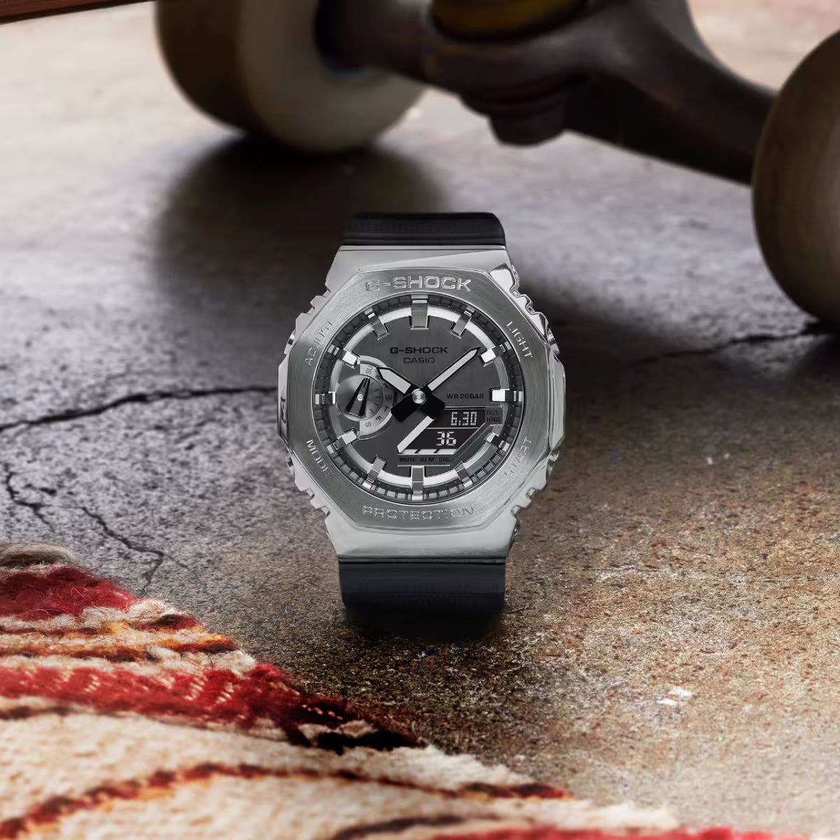 Casio G-SHOCK Men’s Analog-Digital Watch Metal Bezel with Resin Band GM-2100-1ADR