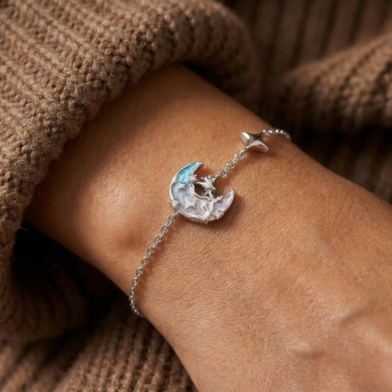 Colorful Crescent Bracelet with Delicate Details in 925 Silver