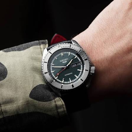 Seiko 5 Sports Green Dial Black Leather Strap Men's Watch