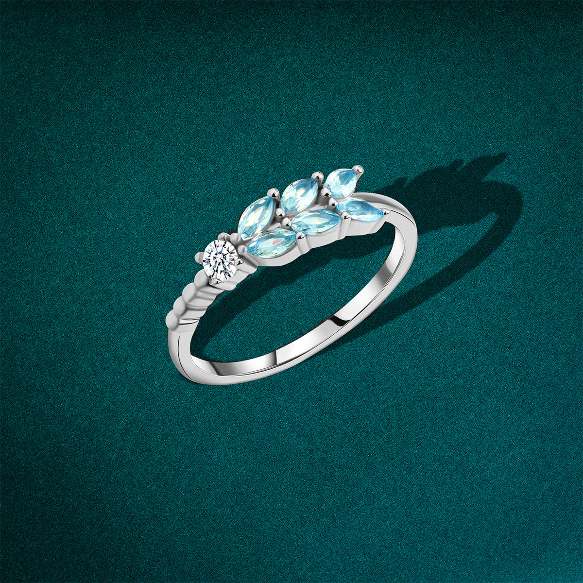  925 Silver Ring with Branch and Shiny Leaves Design