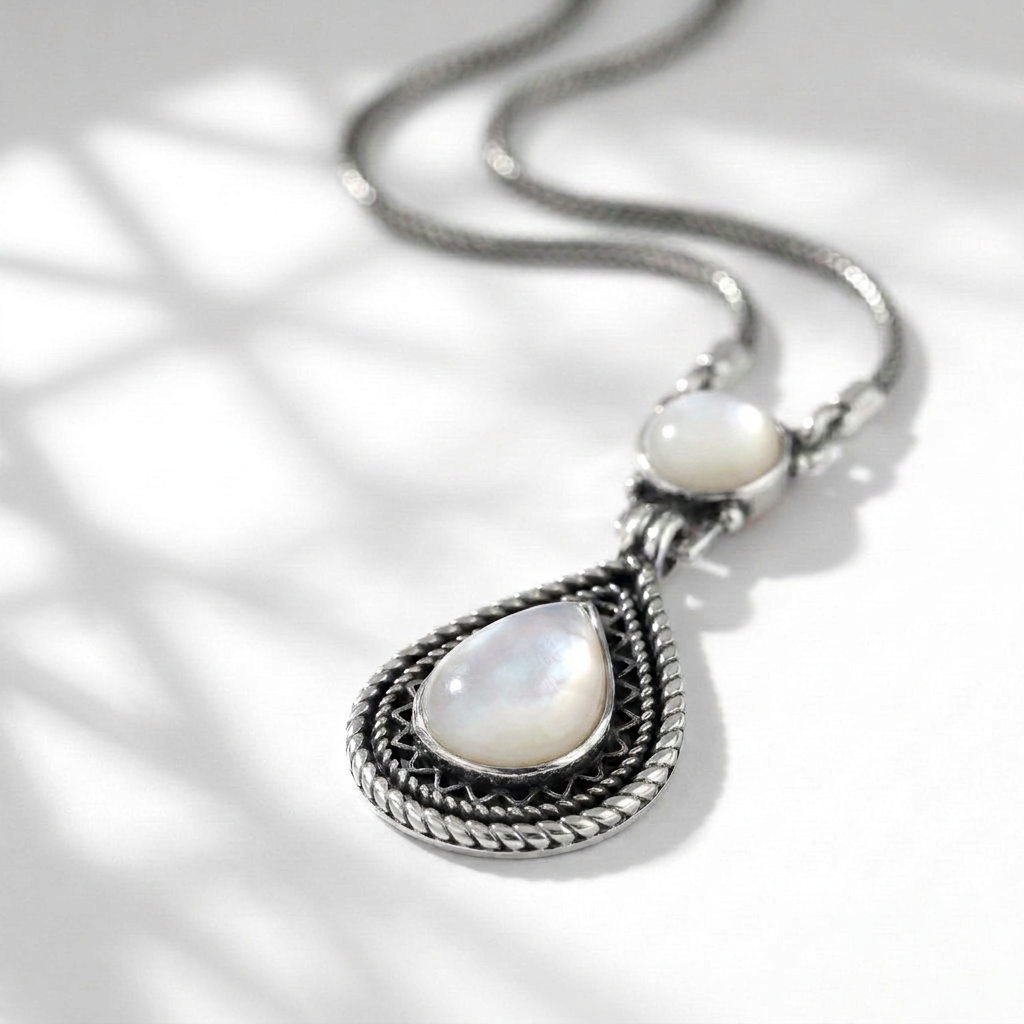 925 Silver Necklace with White Mother of Pearl Stone